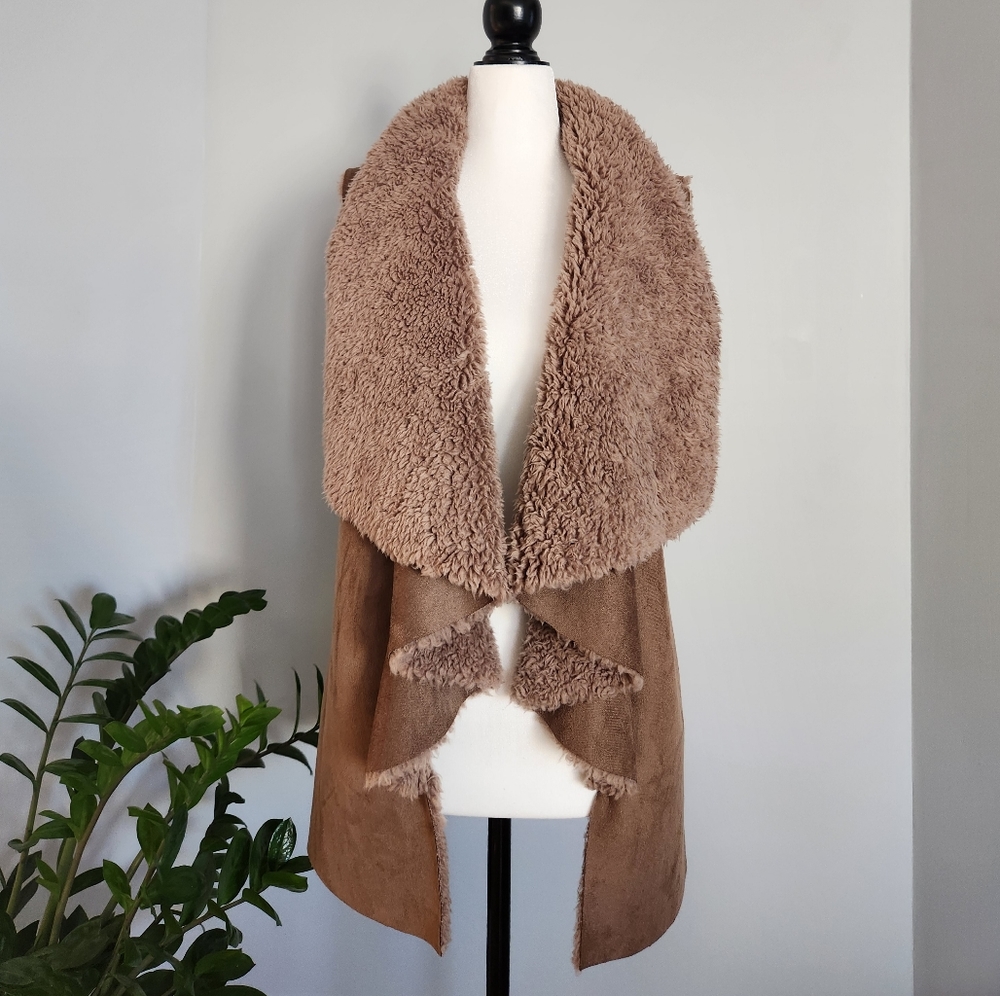 Révue Suede Vest
